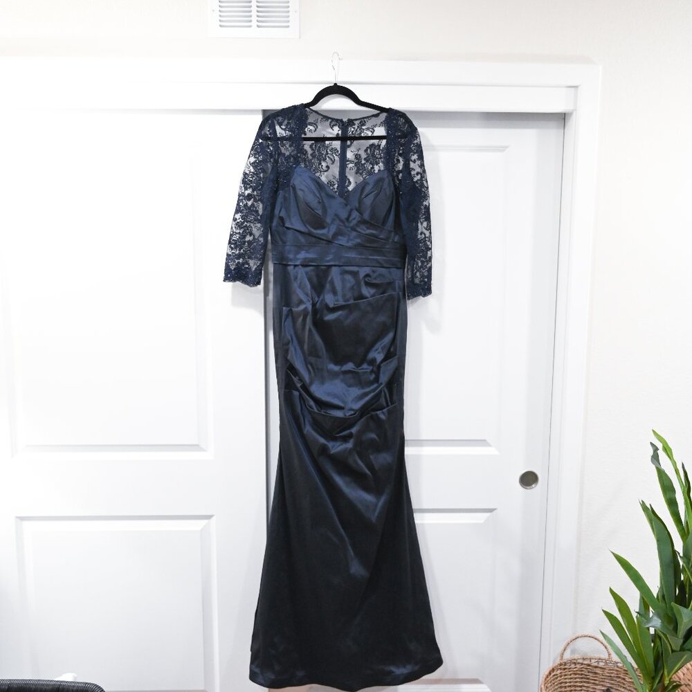 Rickie Freeman For Teri Jon Size 12 Lace Sleeve with Mermaid Style Bottom Gown - Picture 3 of 11